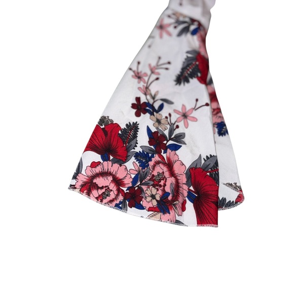 Floral Tiered Bell Sleeve Off Shoulder Crop Top - Picture 4 of 16